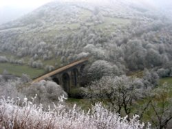 Monsal Viaduct in the Frost Wallpaper