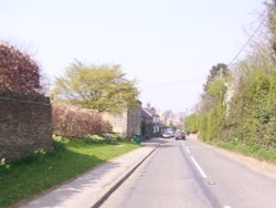 Bledington Main street Wallpaper