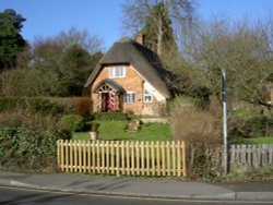 Thatched cottages Wallpaper