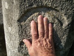 Tommy Layden's hand in stonemason's signature Wallpaper