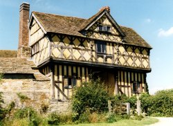 Stokesay Castle Wallpaper