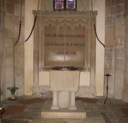 Font, St Margaret's, Braceborough Wallpaper