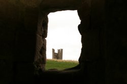 Dunstanburgh Castle Wallpaper