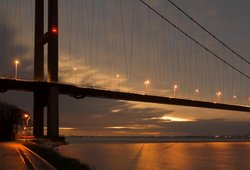 Humber Bridge just before sunrise Wallpaper