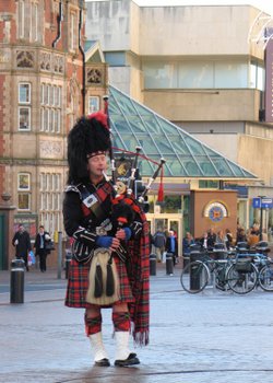 Pipe Major Dale McLean Hull city centre