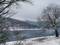 Ladybower Reservoir in snow, Derbyshire 05 Feb 2009 Wallpaper