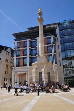 Restaurants and Memorial's near St Pauls Cathedral and Newgate Street