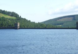 Looking towards Derwent Dam. Wallpaper