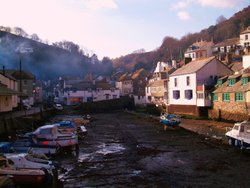 Polperro Harbour scene Wallpaper