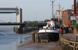 River Hull low tide Wallpaper