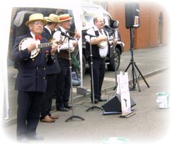 Street jazz at Tram Sunday, Fleetwood Wallpaper