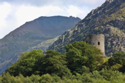 Dolbadarn Castle near Llanberis 001 Wallpaper