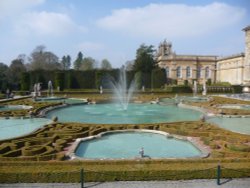 The Water Gardens at Blenheim Wallpaper