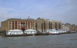 Wapping Pier Wallpaper