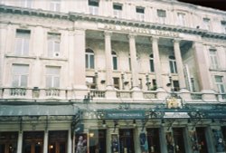 Her Majesty's Theatre, London Wallpaper