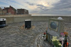 St Andrews Dock trawlermen Memorial Wallpaper