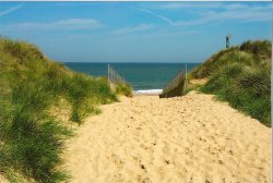 Sandy access to Waxham beach Wallpaper