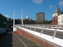 A view of the Millenium Bridge Wallpaper