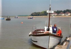 Ferry arriving at Old Felixstowe from Bawdsey. Wallpaper