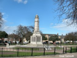 Great Yarmouth, War Memorial. Wallpaper