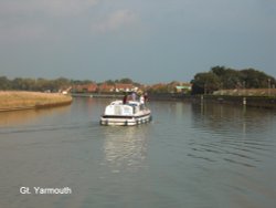 River Bure at Great Yarmouth Wallpaper