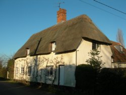 Thatched cottage Wallpaper