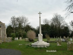 Brockdish, War Memorial Wallpaper