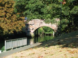 Bridge over the River Wensum. Wallpaper