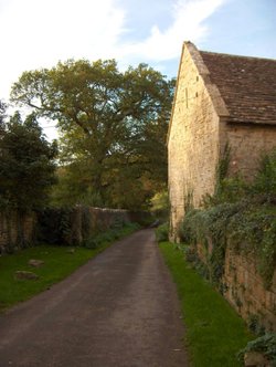 Lane going to Iford Manor