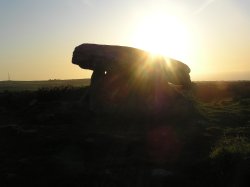 Clun Quoit near Zennor at sunset