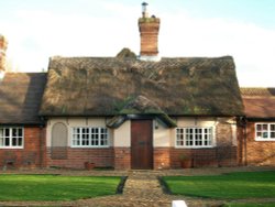Yelverton thatched cottage Wallpaper
