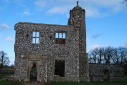 Baconsthorpe Castle Gatehouse Wallpaper