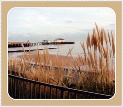 The pier at Clacton Wallpaper