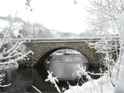 The Roaches Lock Bridge, Mossley Wallpaper