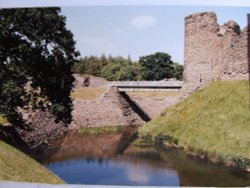 Raglan Castle Wallpaper