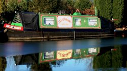 Canal boat Wallpaper