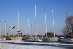 The frozen Exeter Canal near the Turf Lock's Wallpaper