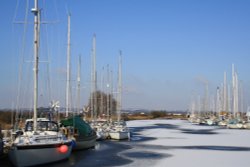 A frozen Exeter Ship Canal Wallpaper