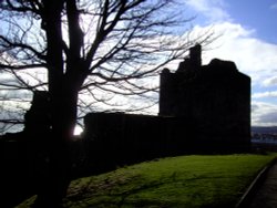 Ravenscraig  Castle Silhouette Wallpaper