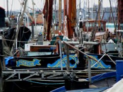 Boats at Hythe Quay Wallpaper