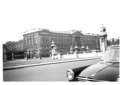 Buckingham Palace  London 1964 Wallpaper