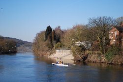 Rowing on the Severn Wallpaper