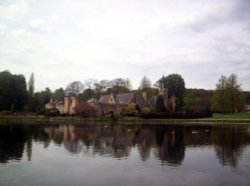 lake Newstead Abbey and Park Wallpaper