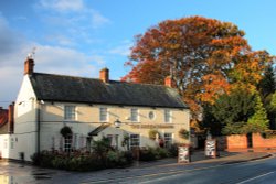 Welton Green, Dragon Pub Wallpaper