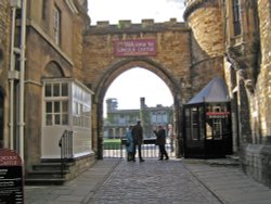 Lincoln Castle entrance Wallpaper