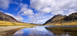 Llyn Idwal Panorama Wallpaper