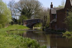 Bridge 90, Coventry Canal near Fradley Junction Wallpaper