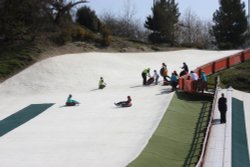 Ski slopes in Norwich Wallpaper