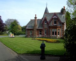 Main Gate Lodge Wallpaper