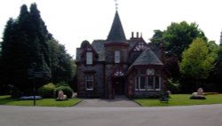 Main Gate Lodge Wallpaper